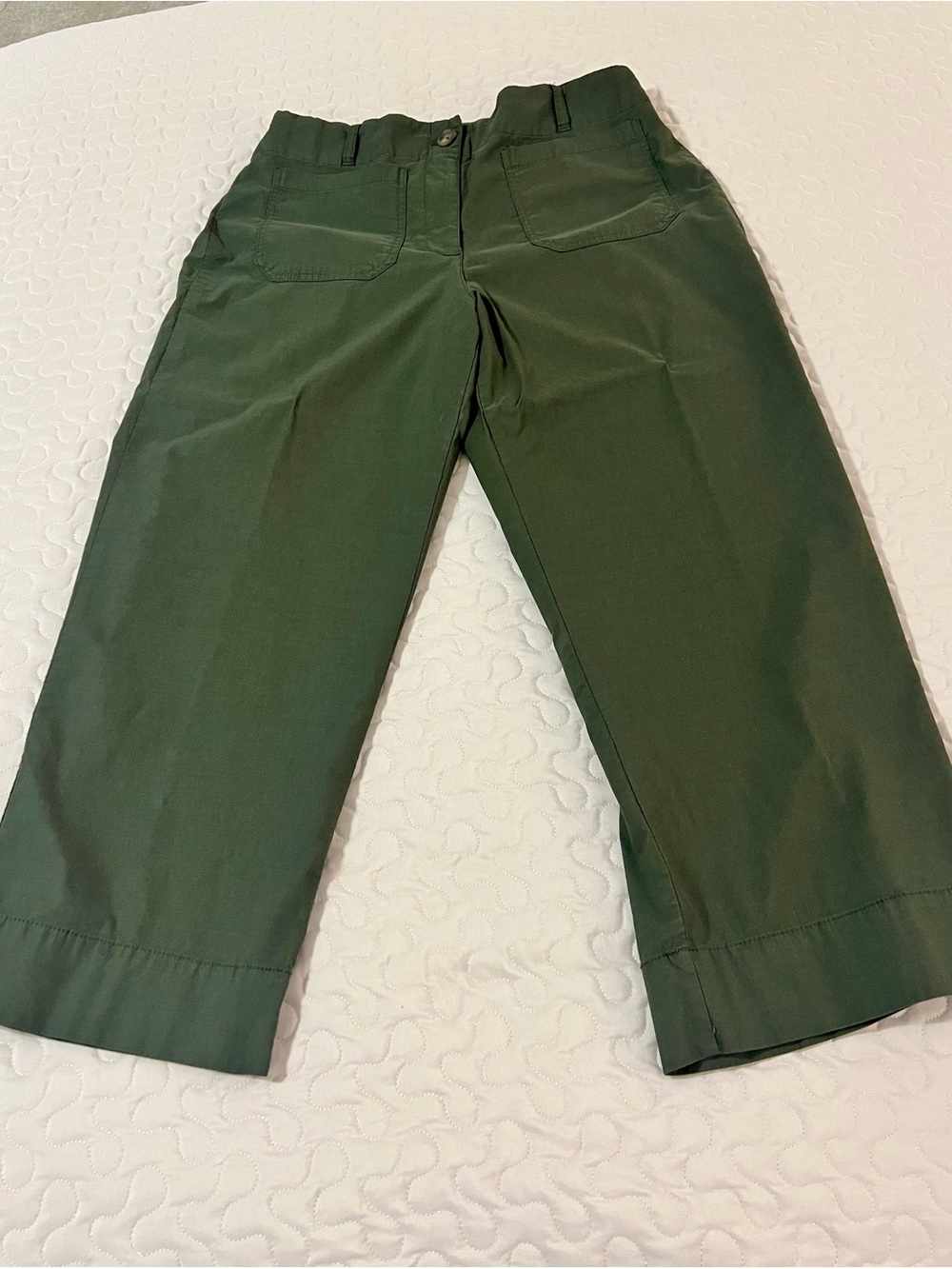 Women’s Army Green Crop Pants